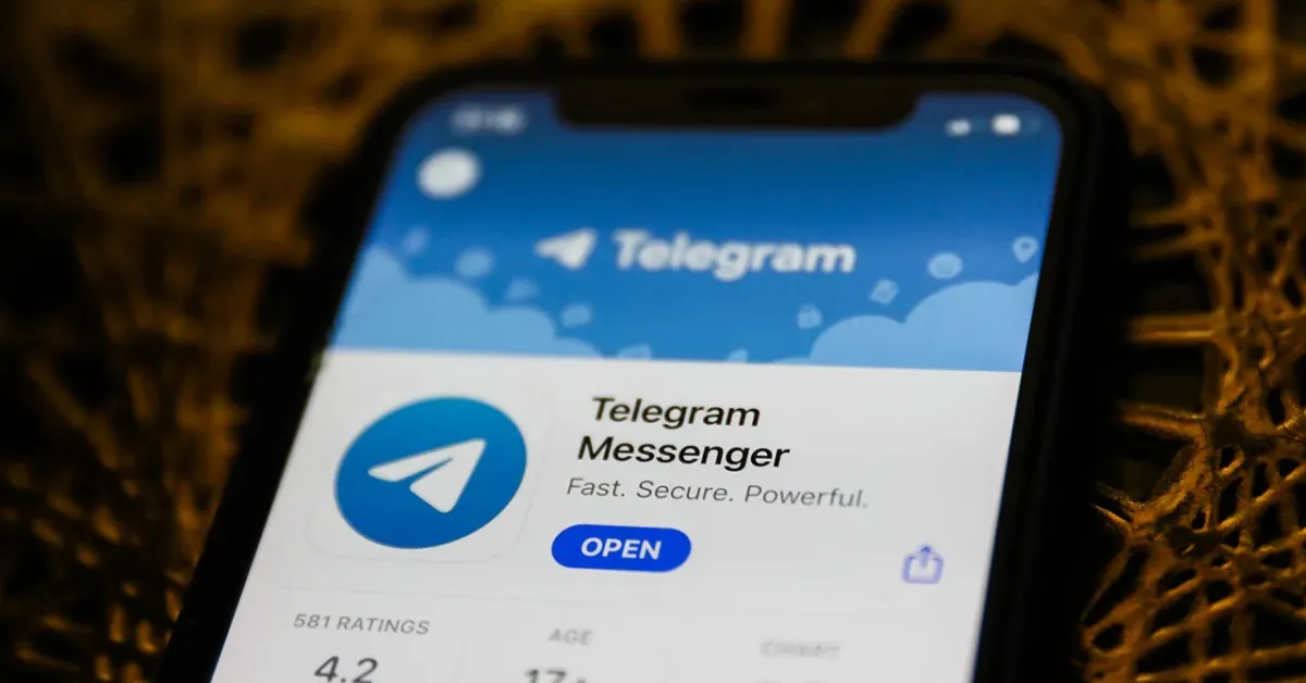 AI identifies user profile pictures on the Telegram social platform to determine gender, age, skin color, and ethnicity, enabling targeted marketing.